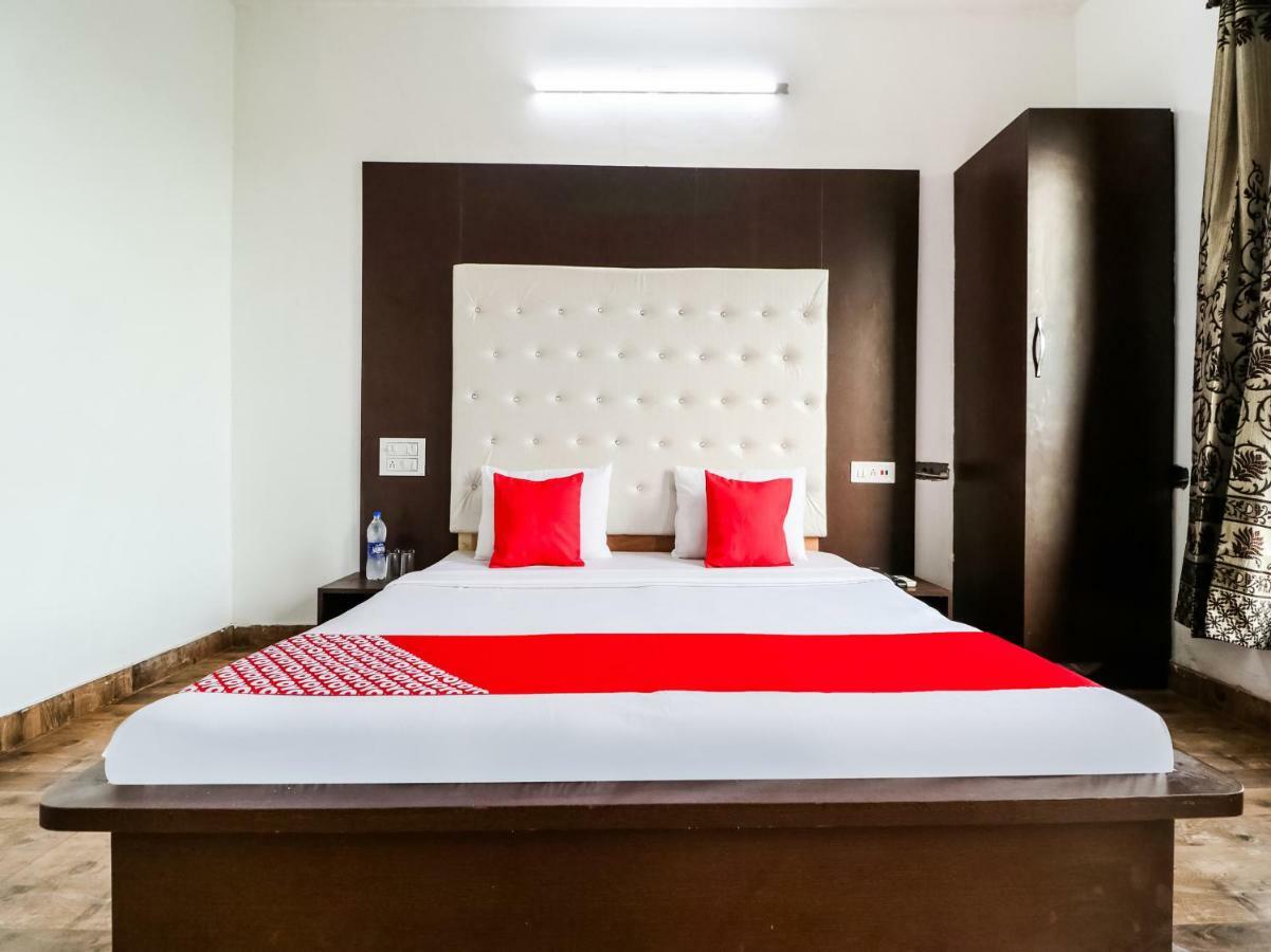 Oyo 47630 Grand Villa Moga Экстерьер фото