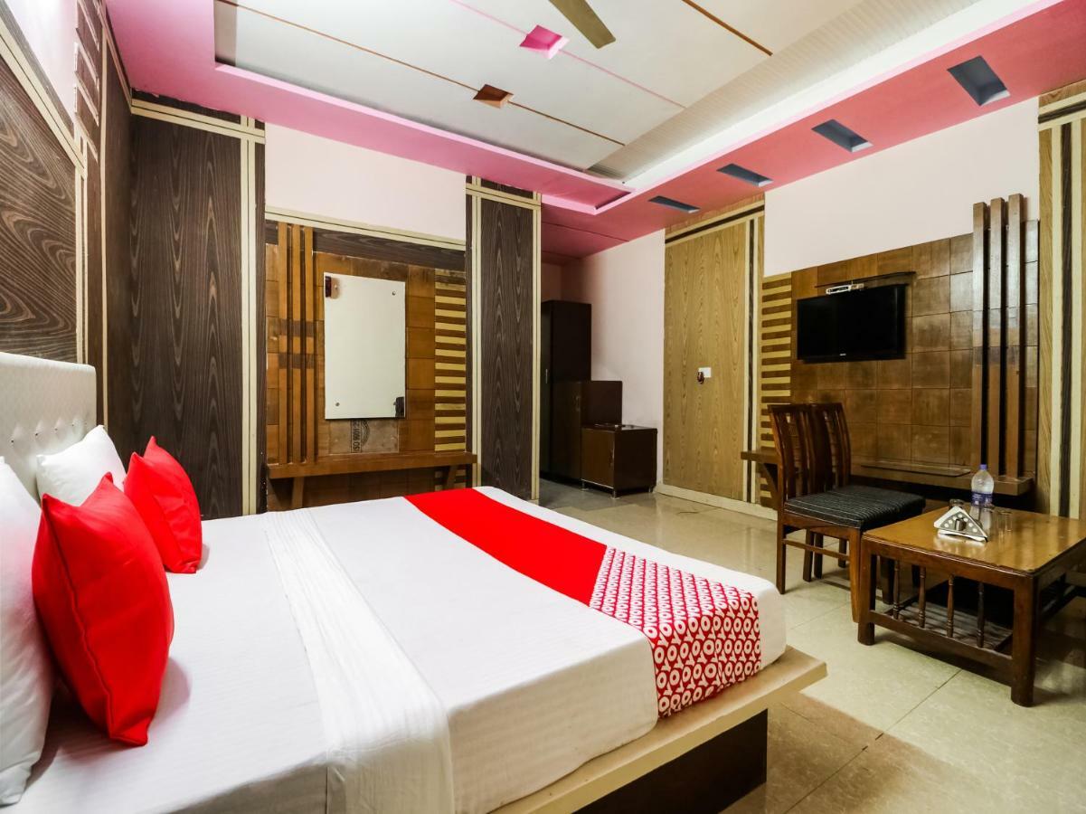 Oyo 47630 Grand Villa Moga Экстерьер фото