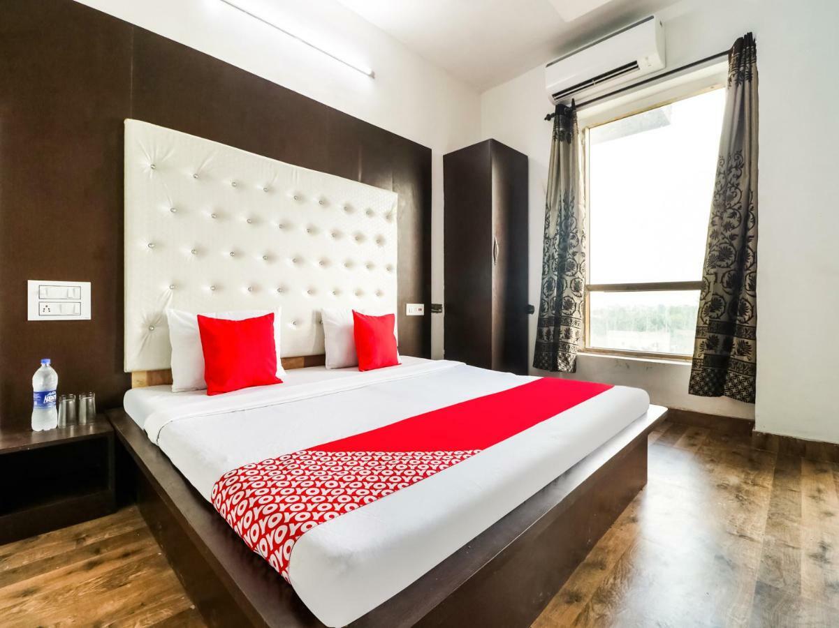 Oyo 47630 Grand Villa Moga Экстерьер фото