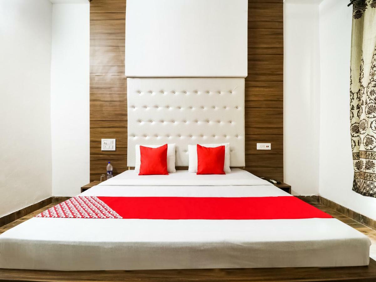 Oyo 47630 Grand Villa Moga Экстерьер фото